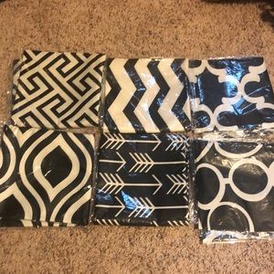 Outdoor/indoor pillow covers